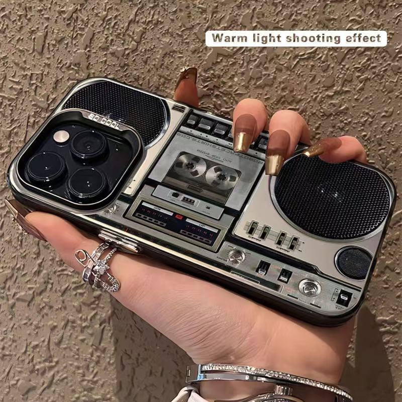 Futrola za telefon s retro kasetofonom